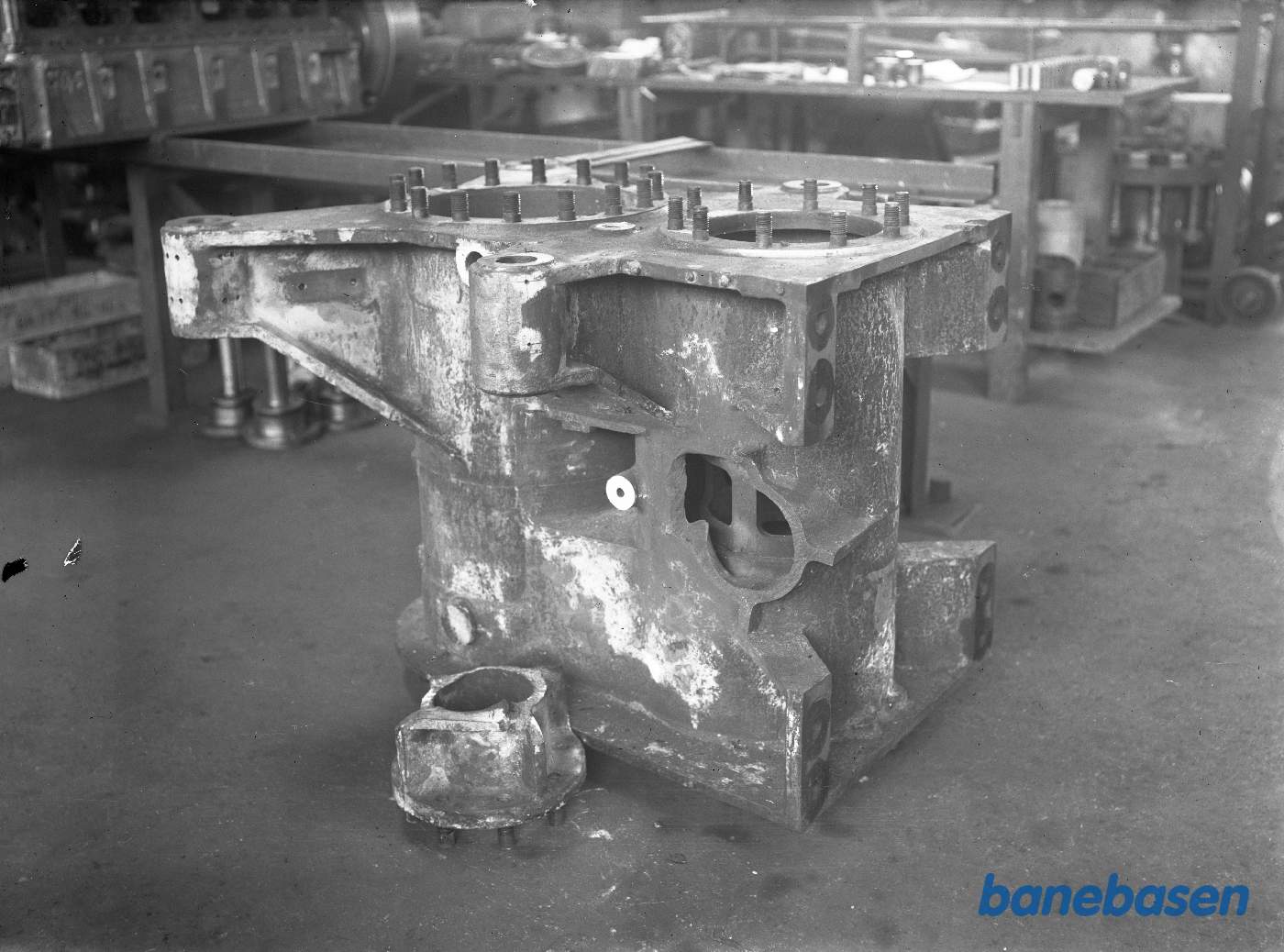 Skibscylindre med knækket studs fra Tyskland Skibscylindre med knækket studs fra Tyskland