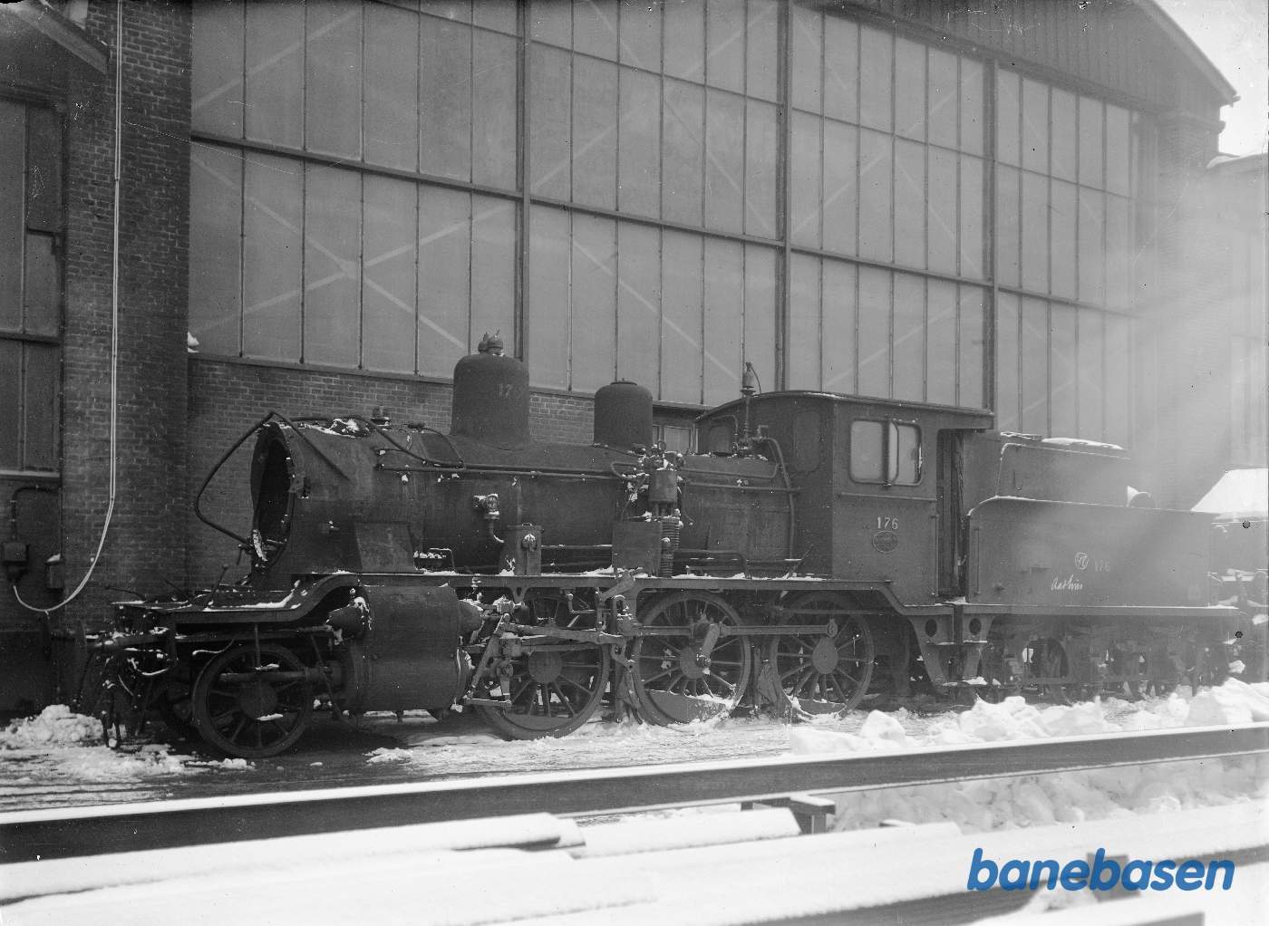 Norsk loko 176 fra siden. Uden skorsten Norsk loko 176 fra siden. Uden skorsten