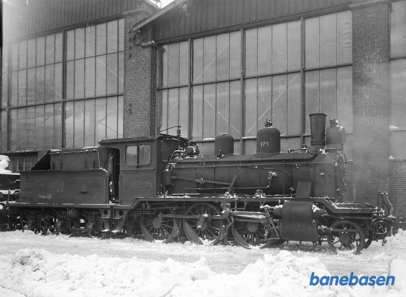 Norsk loko 175. Fra siden