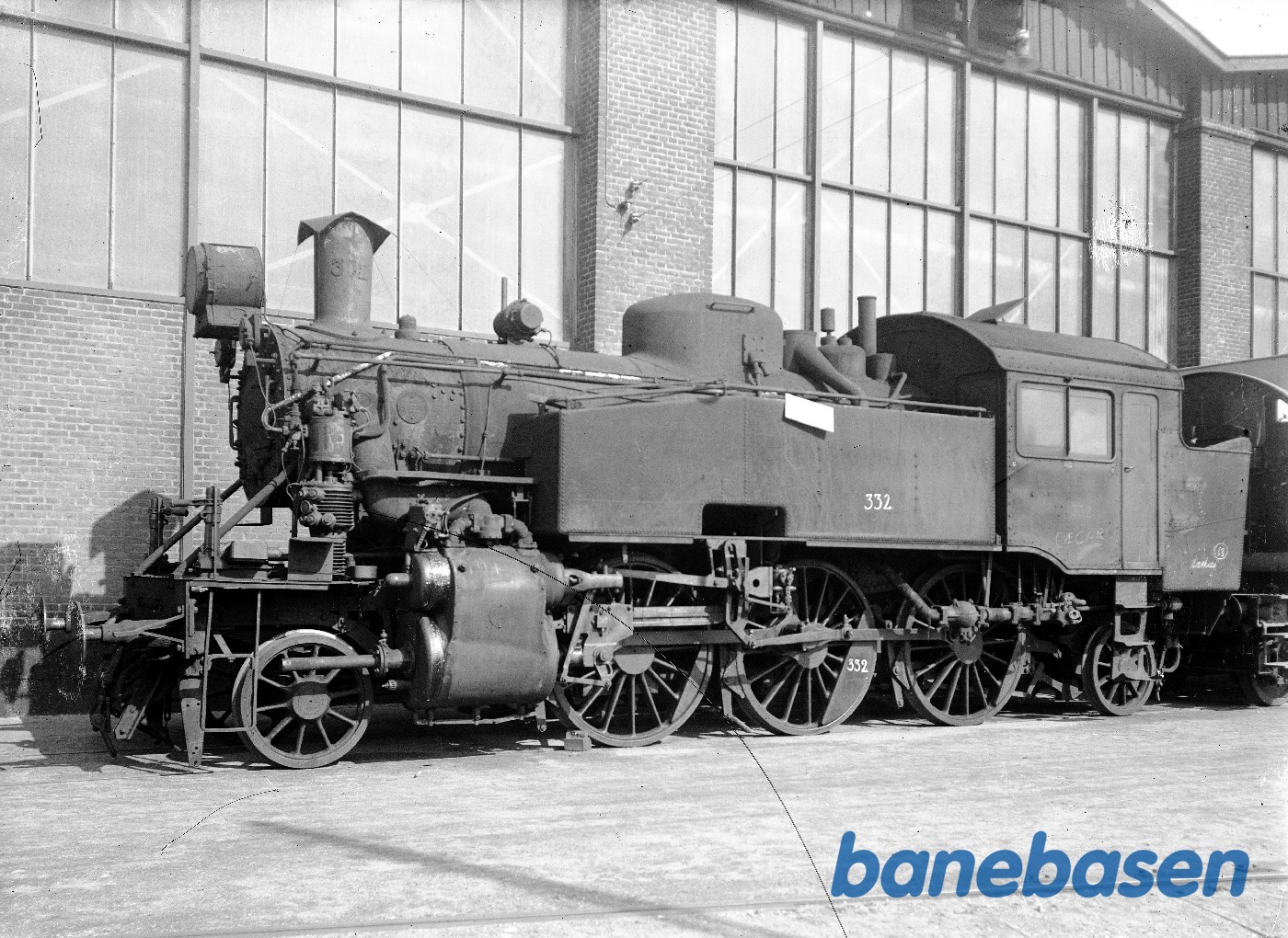 Norsk loko 332. Venstre side Norsk loko 332. Venstre side