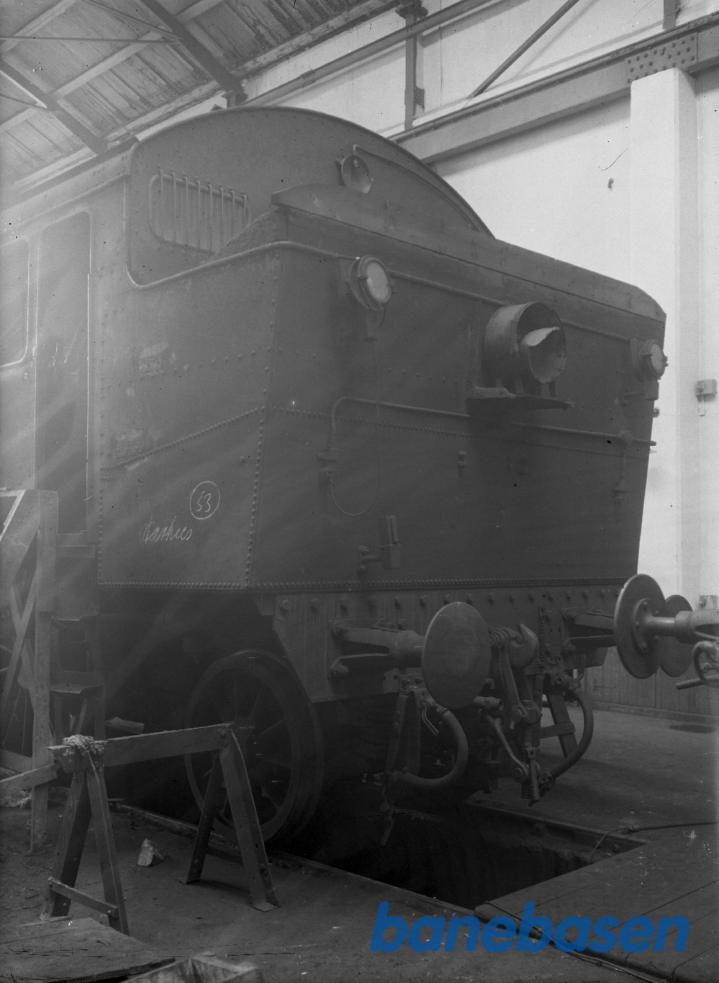 Norsk loko 332. Højre side. Bagfra Norsk loko 332. Højre side. Bagfra