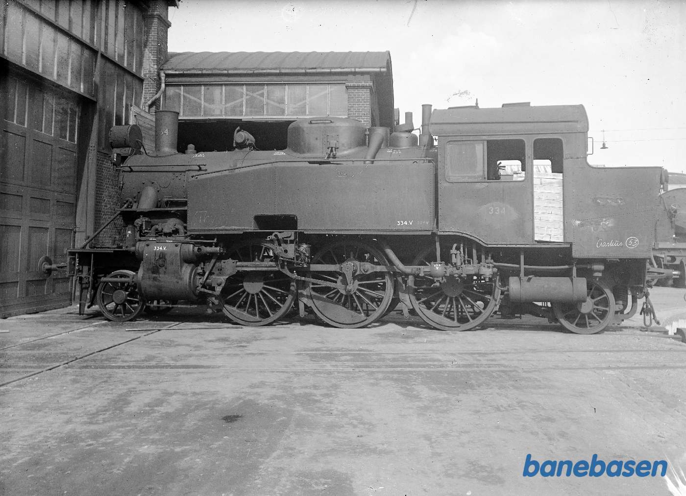 Norsk loko 334. Set fra siden. Venstre side Norsk loko 334. Set fra siden. Venstre side