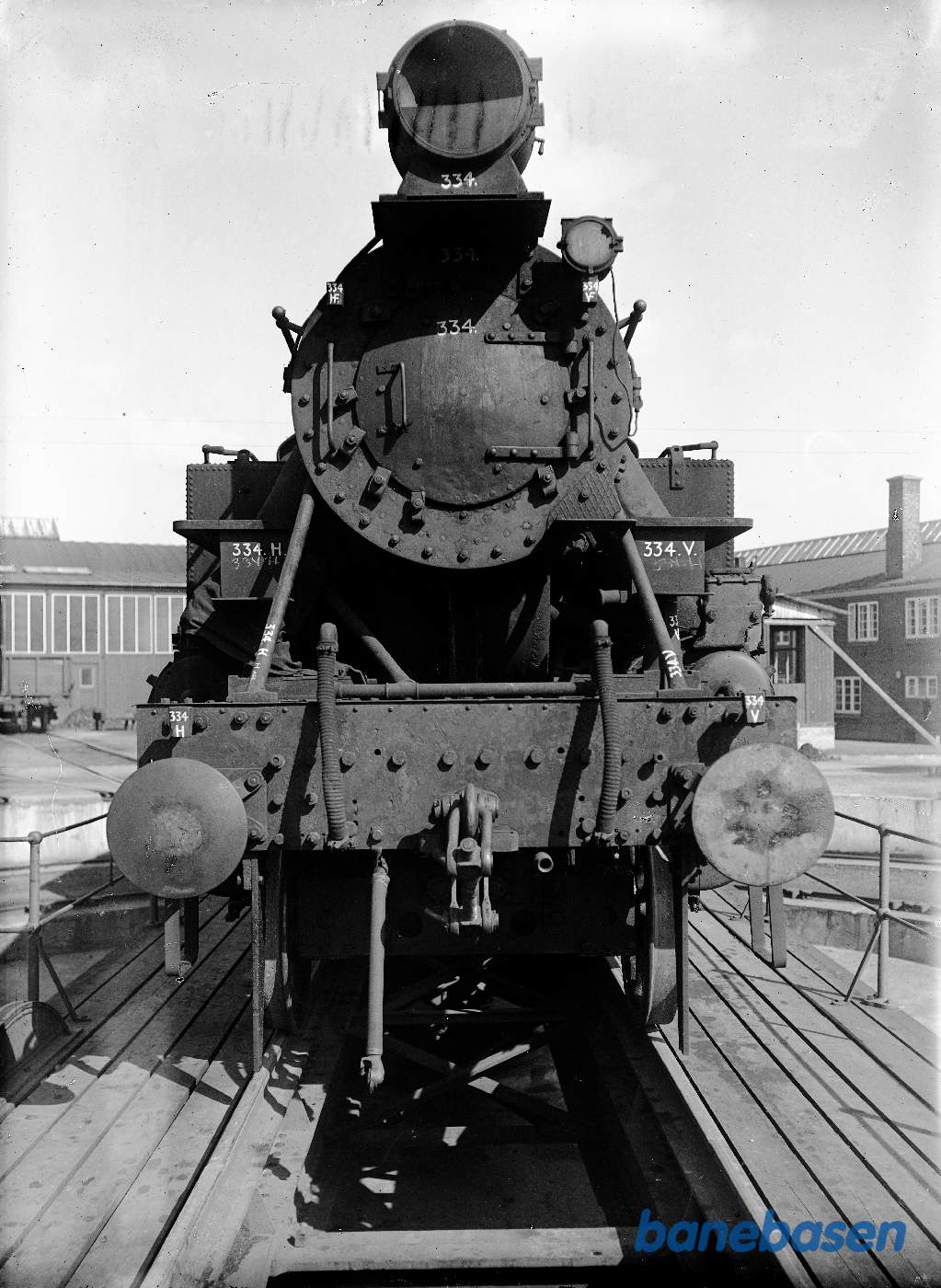 Norsk loko 334. Set forfra Norsk loko 334. Set forfra