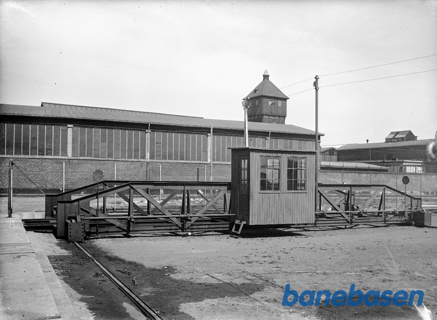 Skydebro foran loko revp. værksted Skydebro foran loko revp. værksted