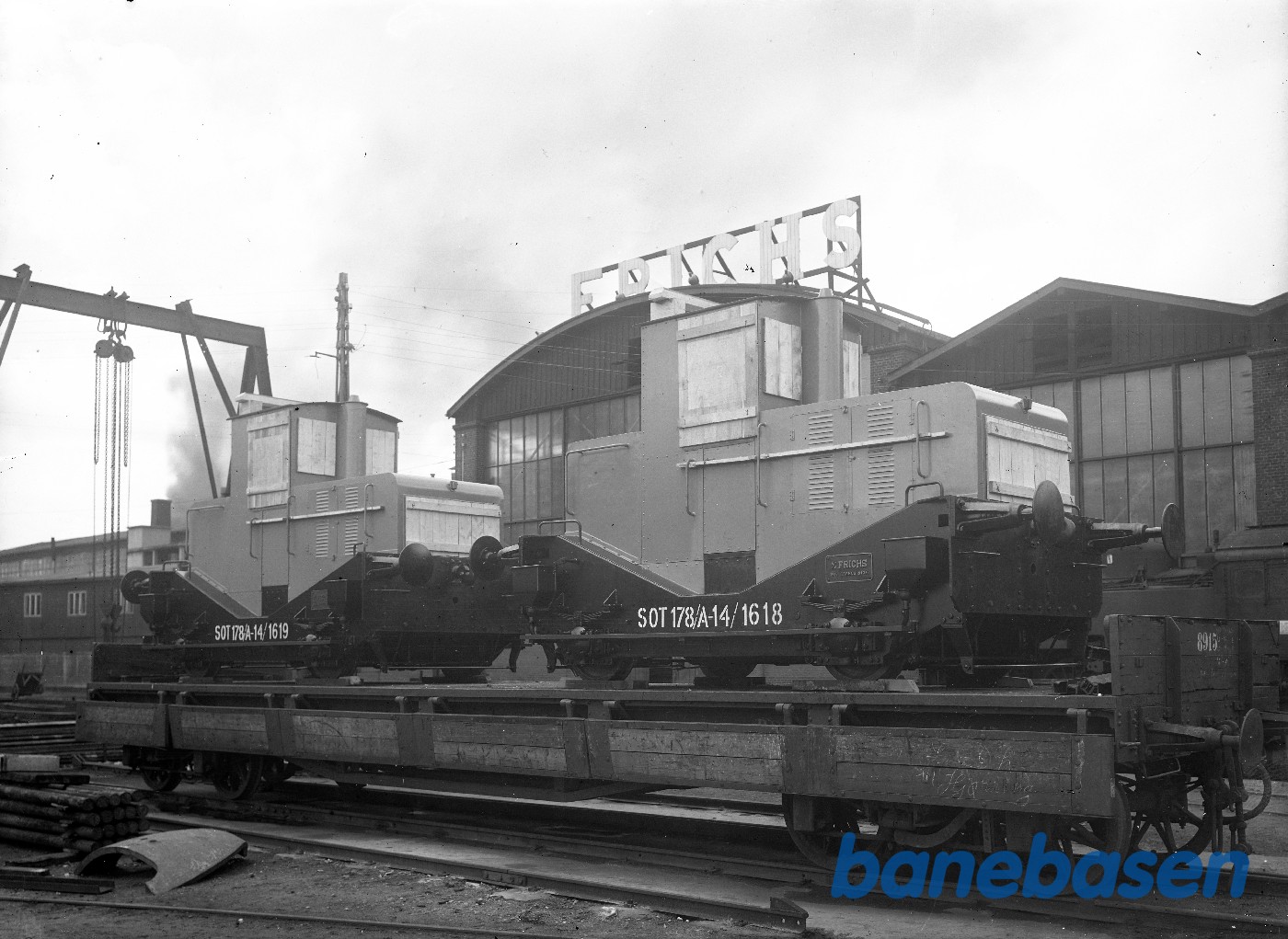 2 stk traktorer for Finland læsset på Jb vogne 2 stk traktorer for Finland læsset på Jb vogne