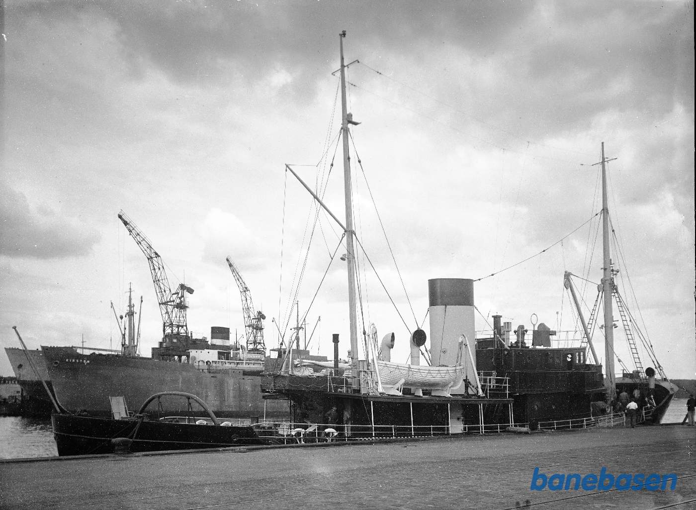 Redningsskibet "Vestkysten". Forfra