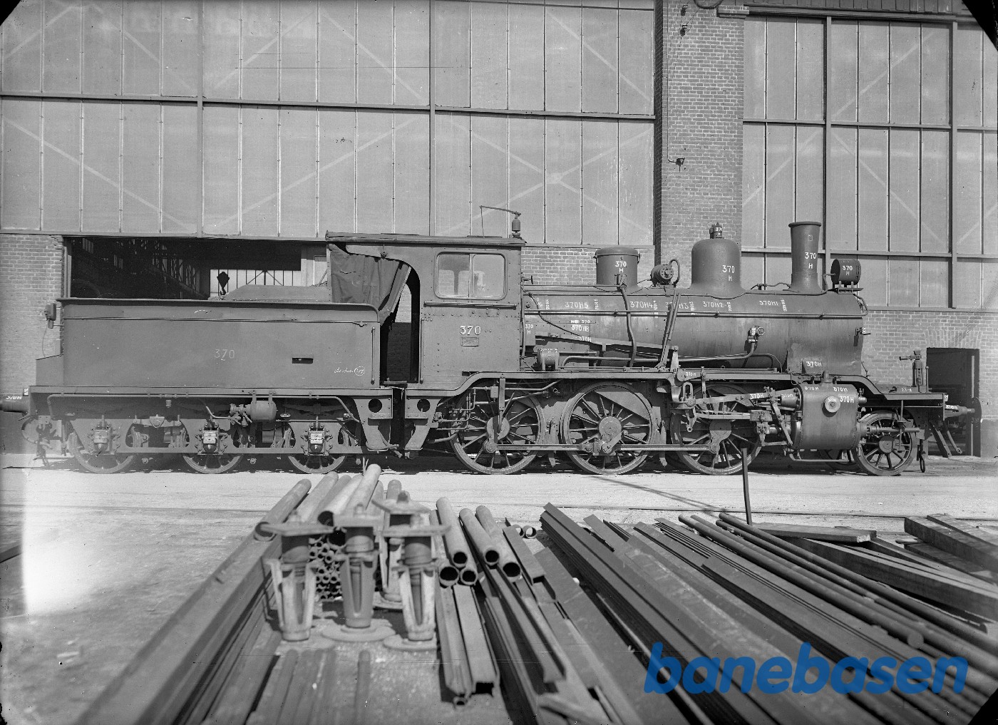 Norsk loko 370 før rep. Højre side Norsk loko 370 før rep. Højre side