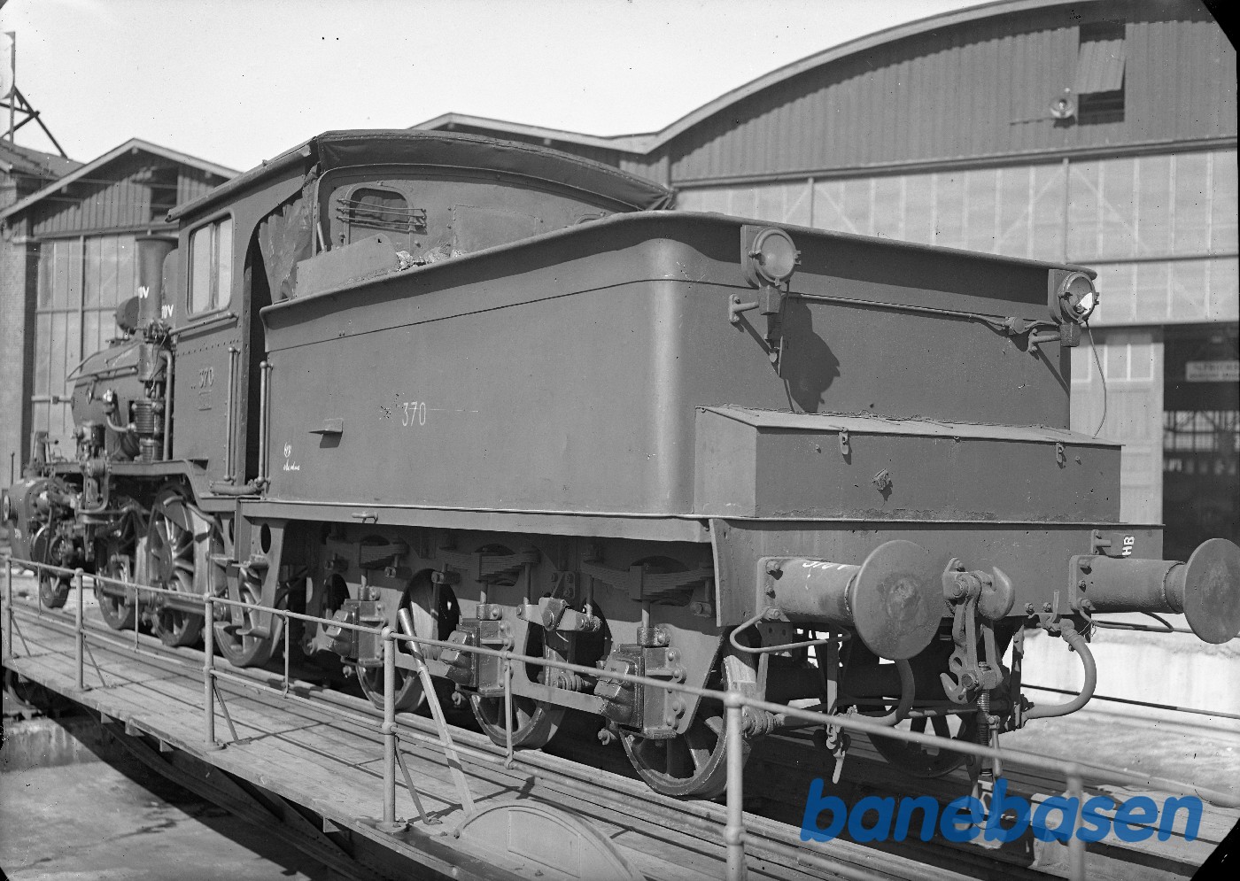 Norsk loko 370 før rep. Bagfra Norsk loko 370 før rep. Bagfra