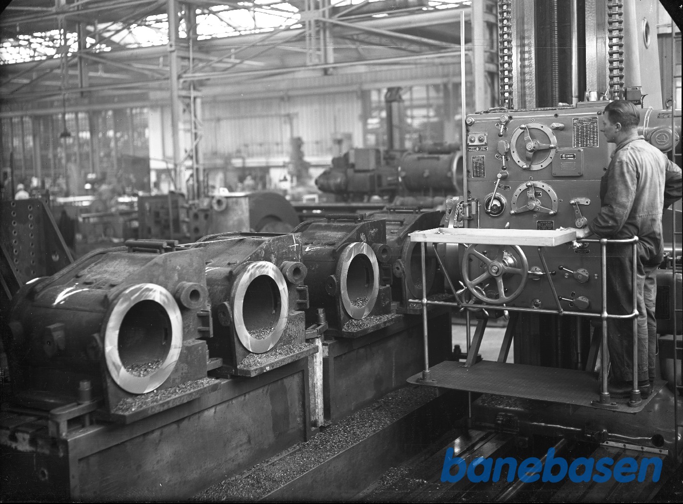 Fræsning af cylindre på Ltr F på Skoda mask. Fræsning af cylindre på Ltr F på Skoda mask.