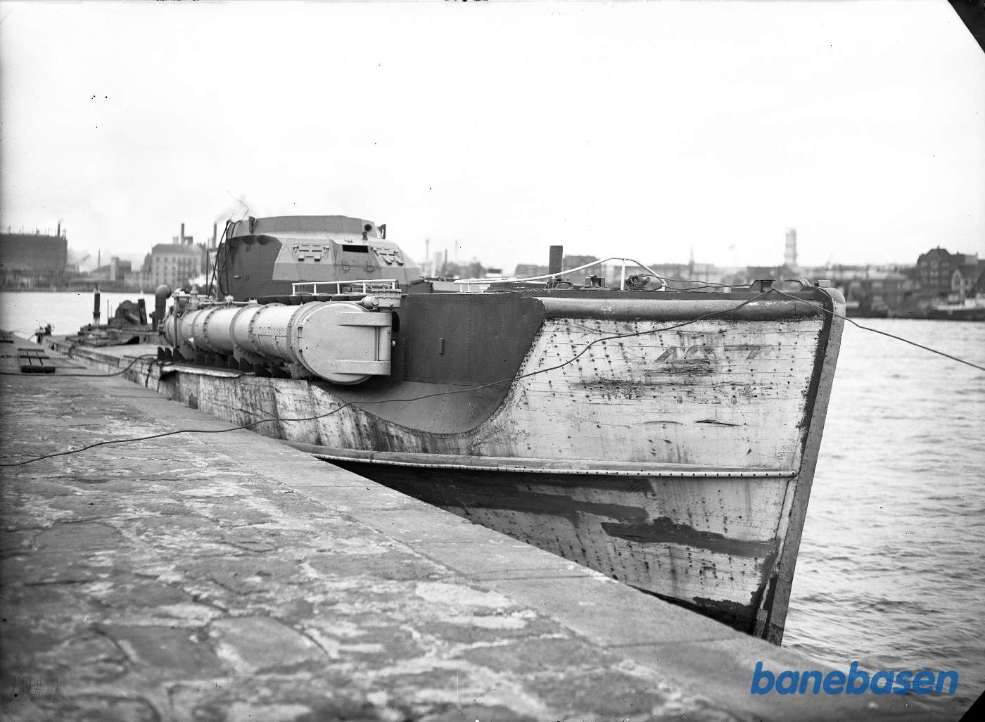 Hurtigbåd med torpedo M(407) fra siden