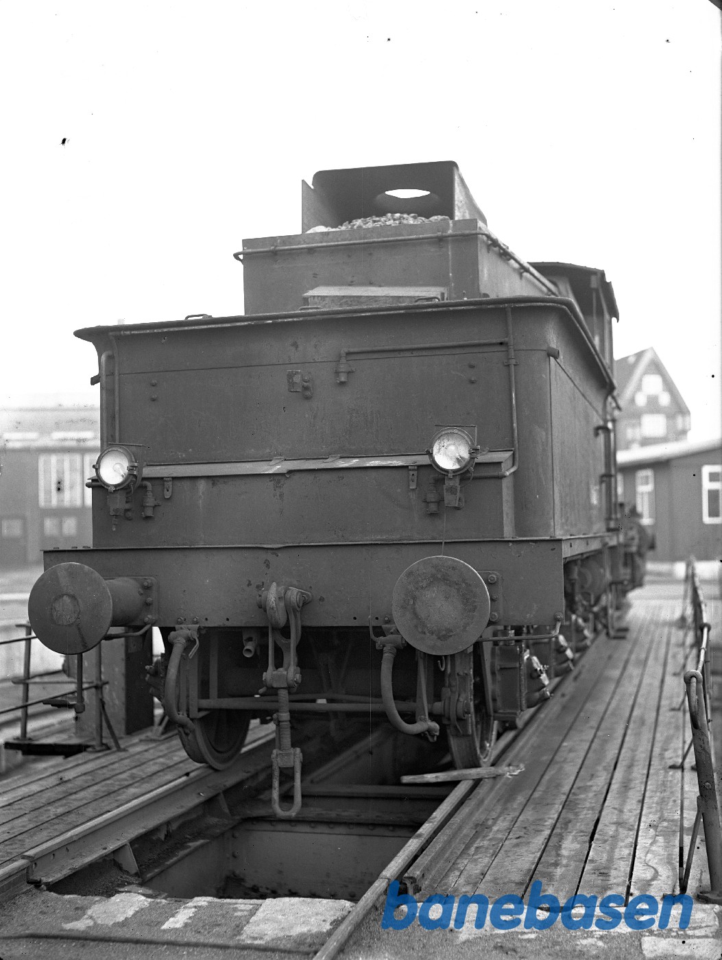 Norsk loko 3703før rep. Bagfra Norsk loko 3703før rep. Bagfra