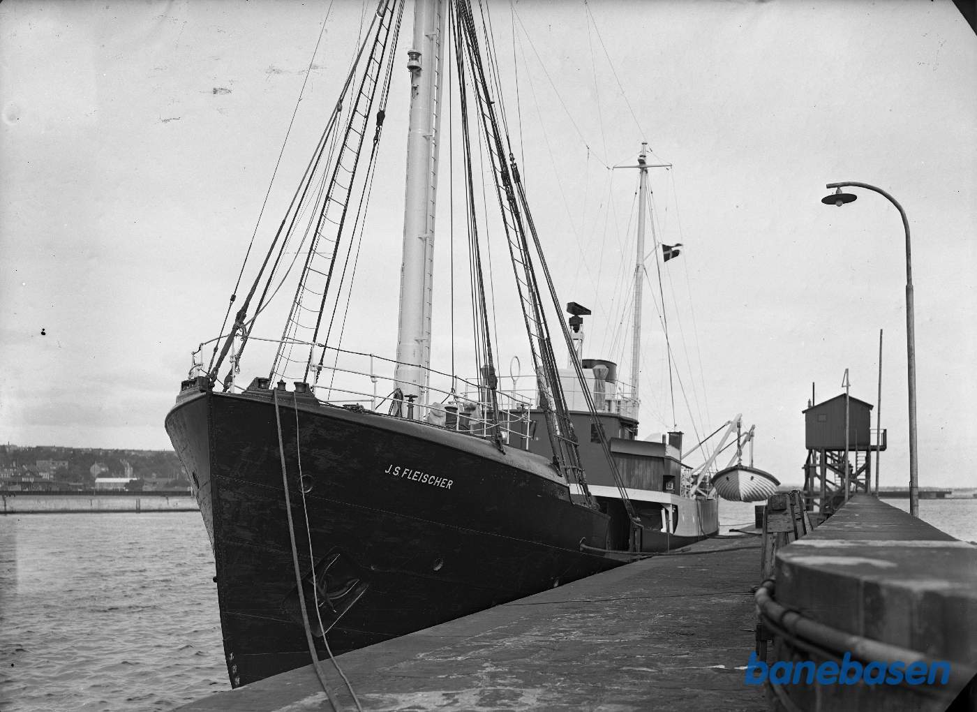 Fyrinspektionsskibet J.C.Fleischer ved kaj