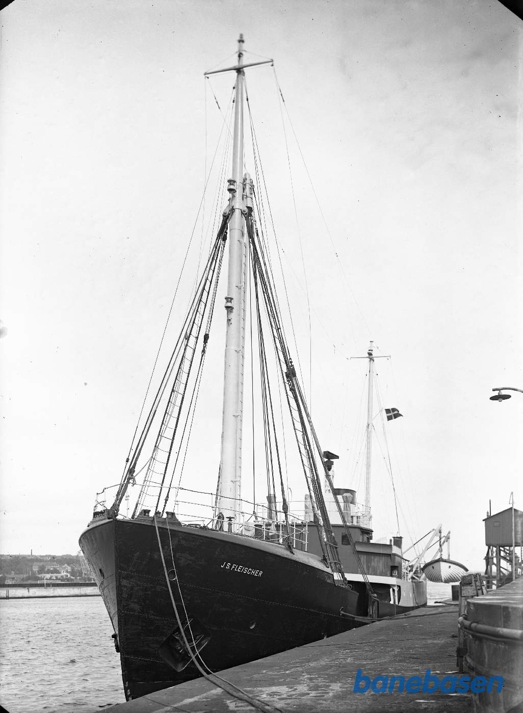 Fyrinspektionsskibet J.C.Fleischer ved kaj