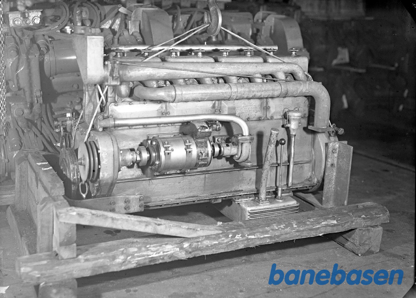 Skinnebusmotor oplagt i ramme Skinnebusmotor oplagt i ramme