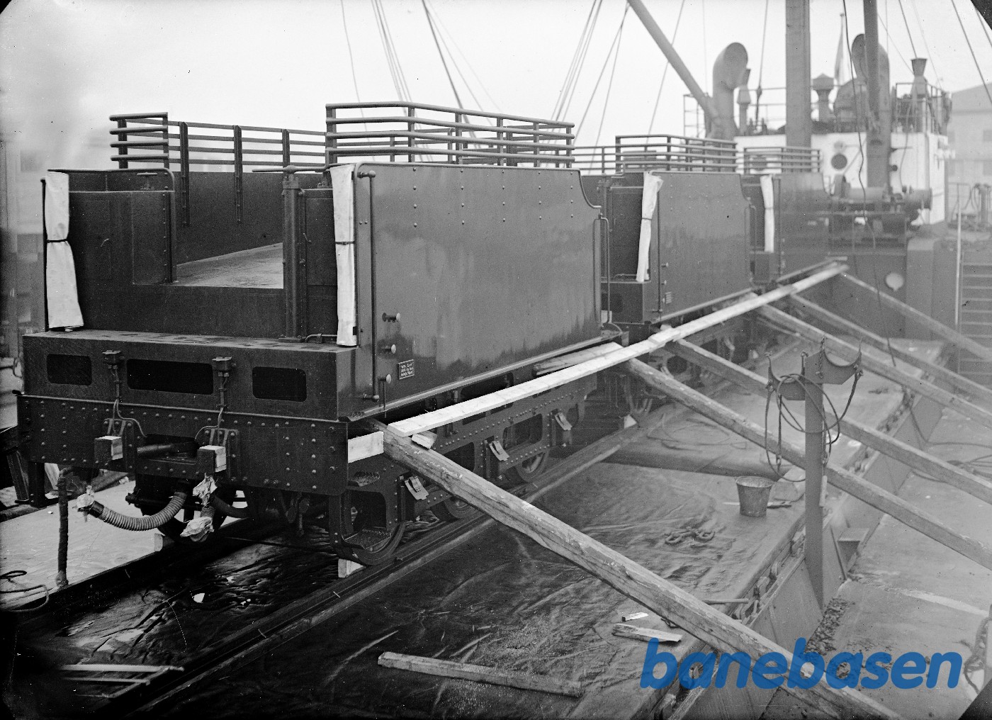 3 tendere på Kungsö dæk 3 tendere på Kungsö dæk