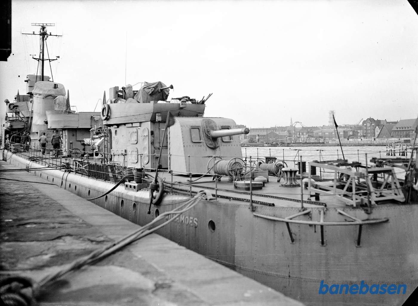 Willemoes ved kaj i Århus. Set fra agterenden