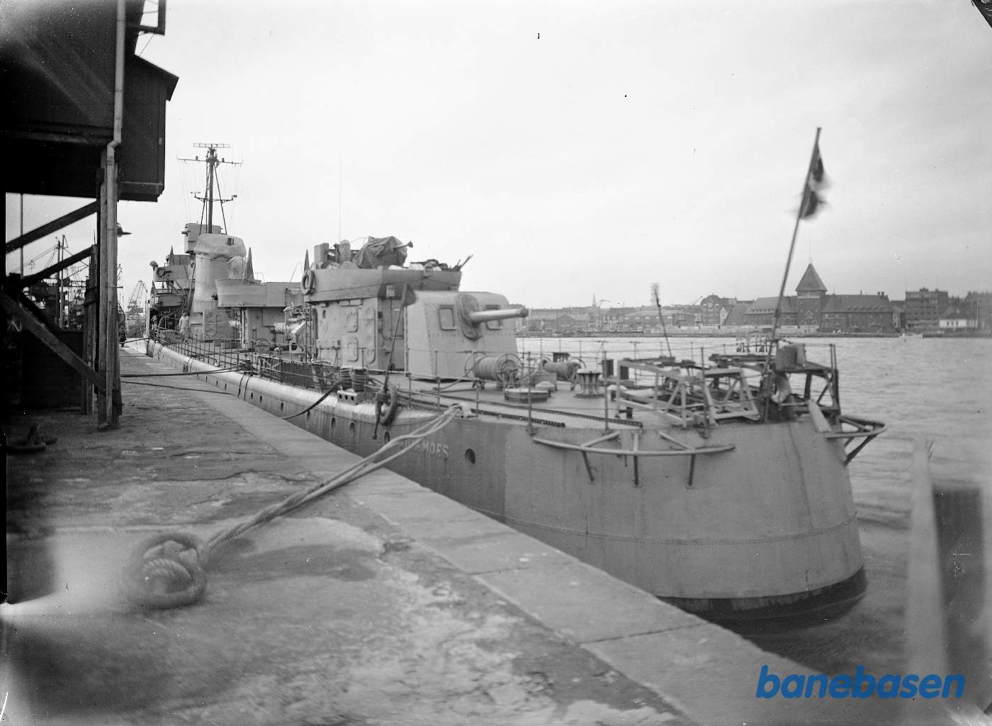 Willemoes ved kaj i Århus. Set fra agterenden