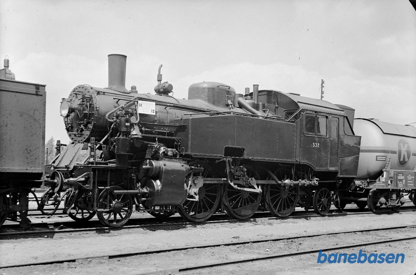 Norsk loko 232 afgår fra Aarhus Godsbanegård