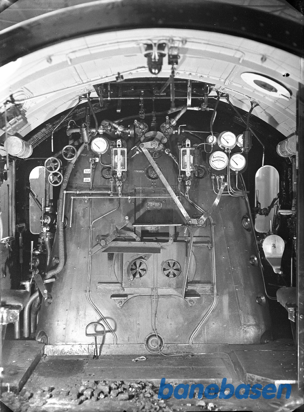 Førerplads på loko E Førerplads på loko E