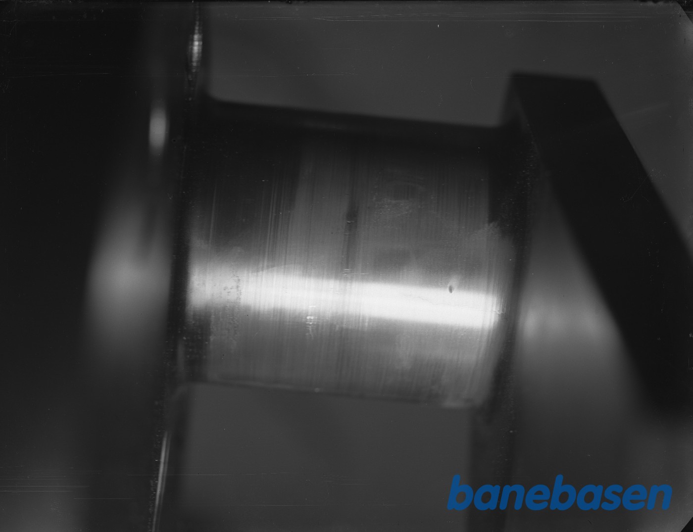 Søle på krumtapaksel. Revner Søle på krumtapaksel. Revner