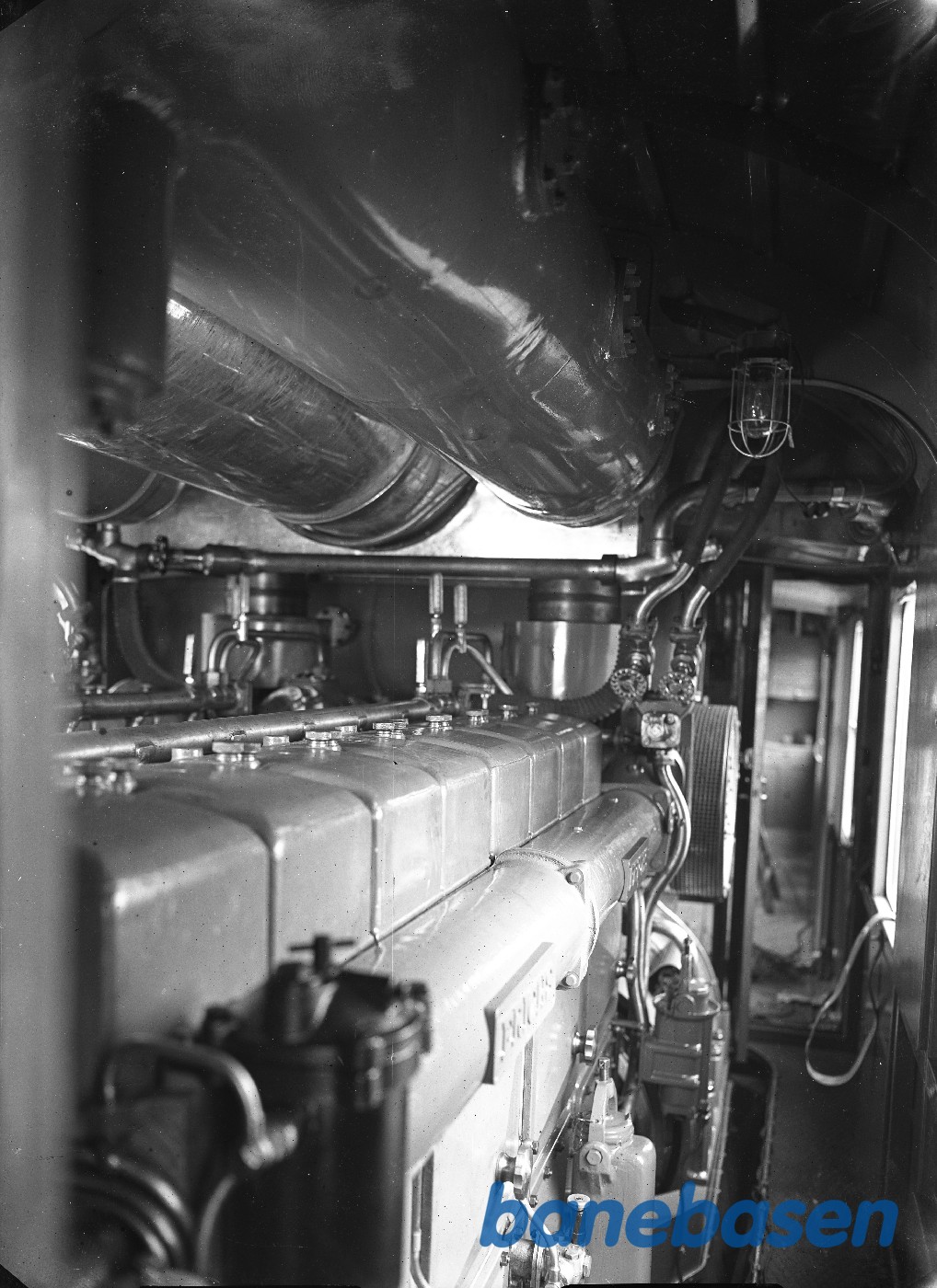 Motorrum i MK. Optaget fra førerplads Motorrum i MK. Optaget fra førerplads