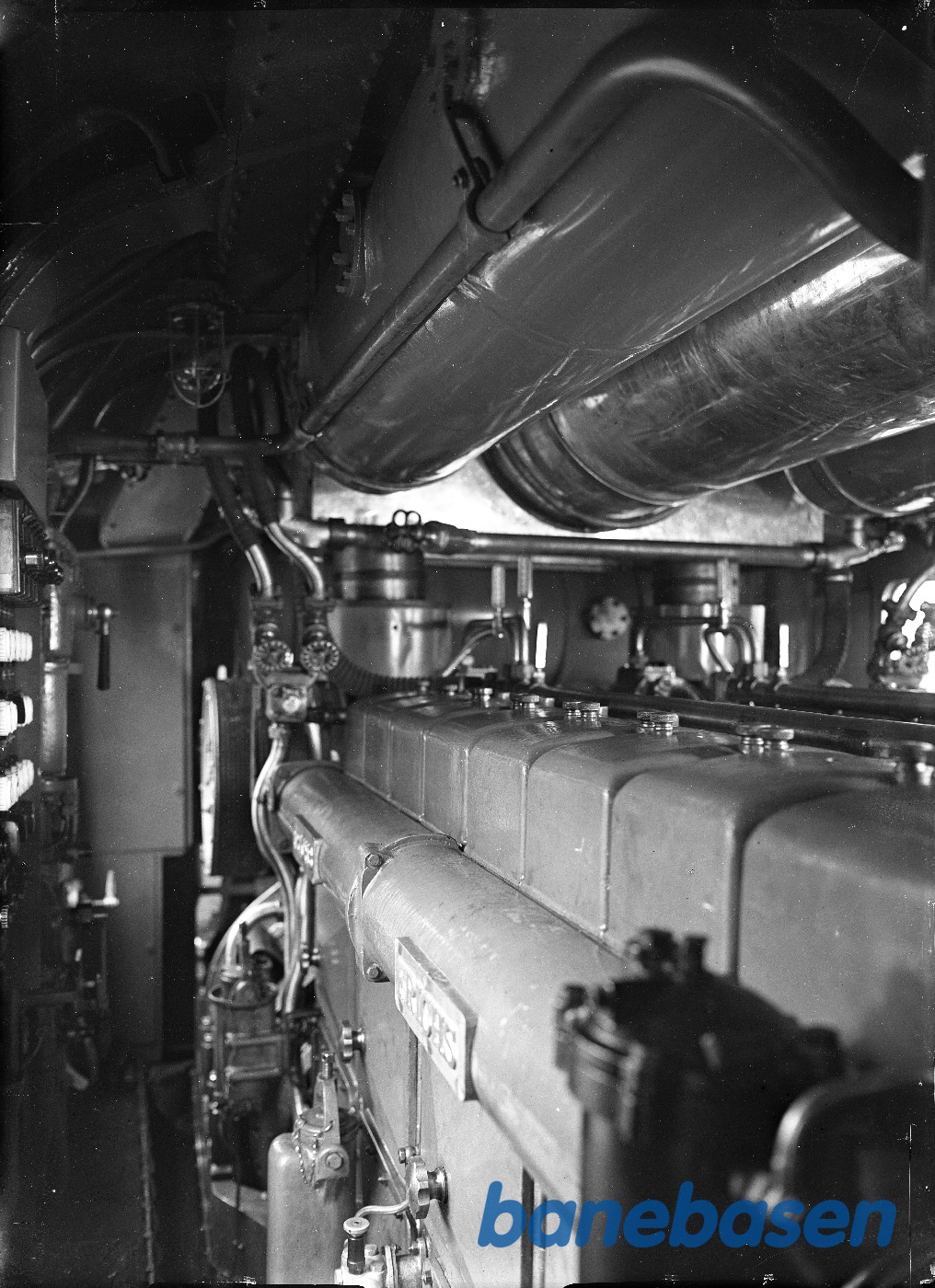 Motorrum i MK. Optaget fra førerplads Motorrum i MK. Optaget fra førerplads