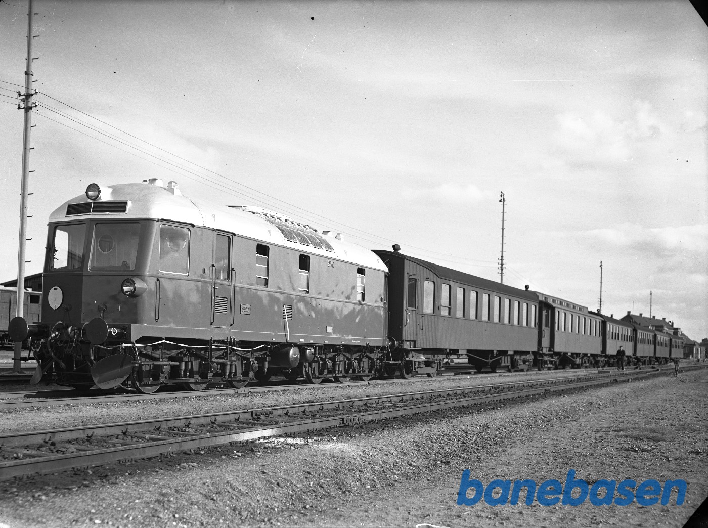750 HK dieselloko for HFHJ. Prøvekørsel med togstamme. Horsens st 750 HK dieselloko for HFHJ. Prøvekørsel med togstamme. Horsens st