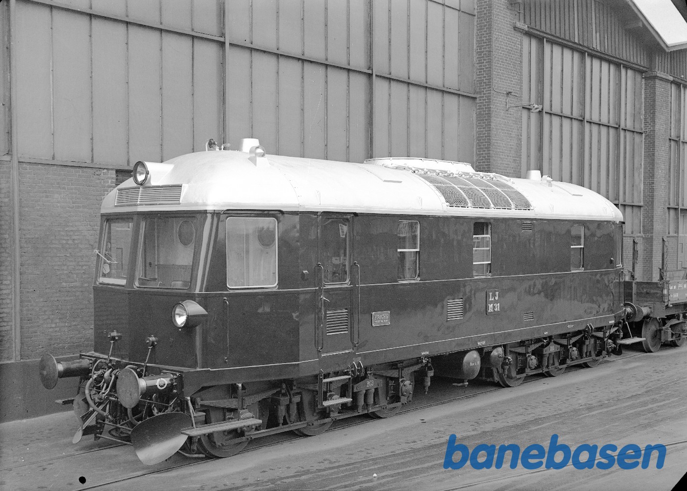 750 HK diesellok for LJ i fabriksgården 750 HK diesellok for LJ i fabriksgården