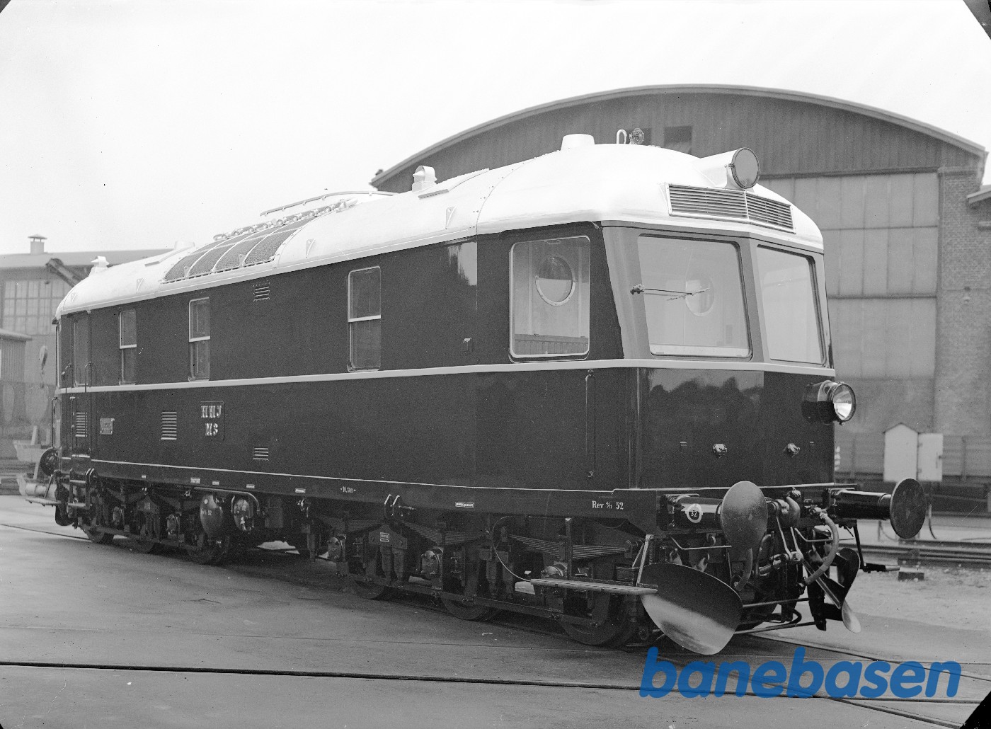 550 HK diesellok for HHJ i fabriksgården 550 HK diesellok for HHJ i fabriksgården