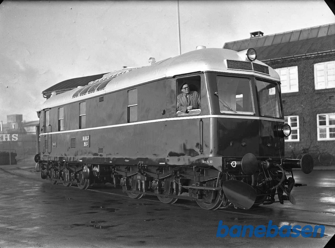 550 HK diesellok for HHJ med fører 550 HK diesellok for HHJ med fører