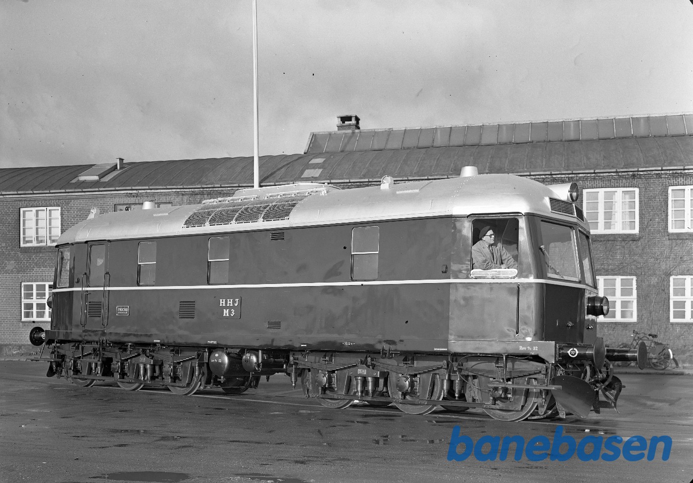 550 HK diesellok for HHJ med fører 550 HK diesellok for HHJ med fører