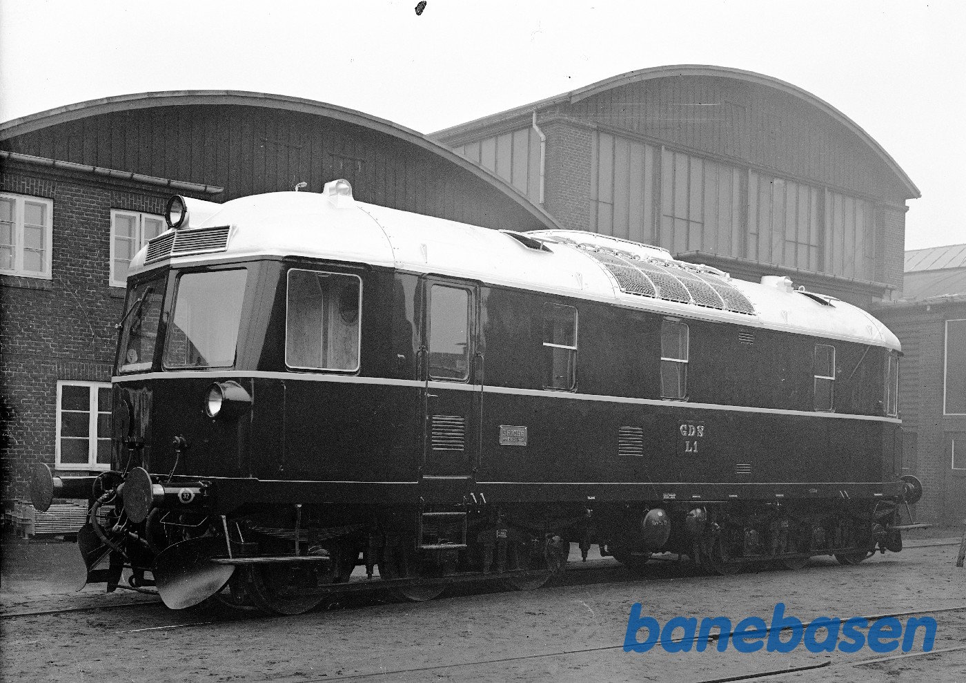 750 HK diesellok for GDS i fabriksgården 750 HK diesellok for GDS i fabriksgården