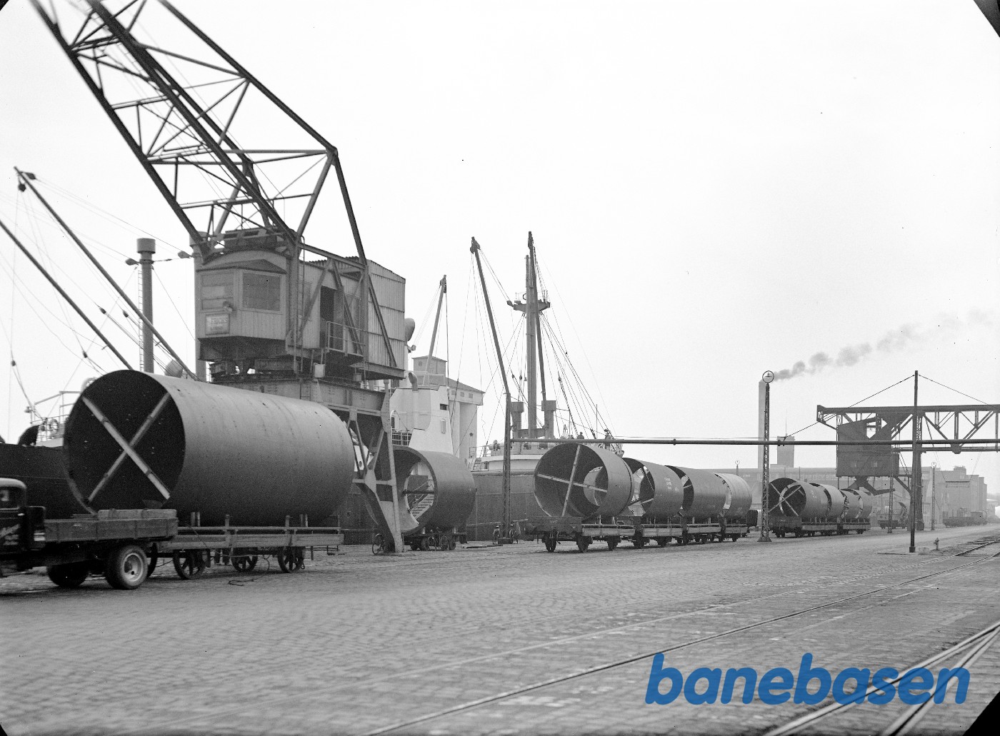 Indladning af ovnbælter til spanien for F. L. Smith Indladning af ovnbælter til spanien for F. L. Smith