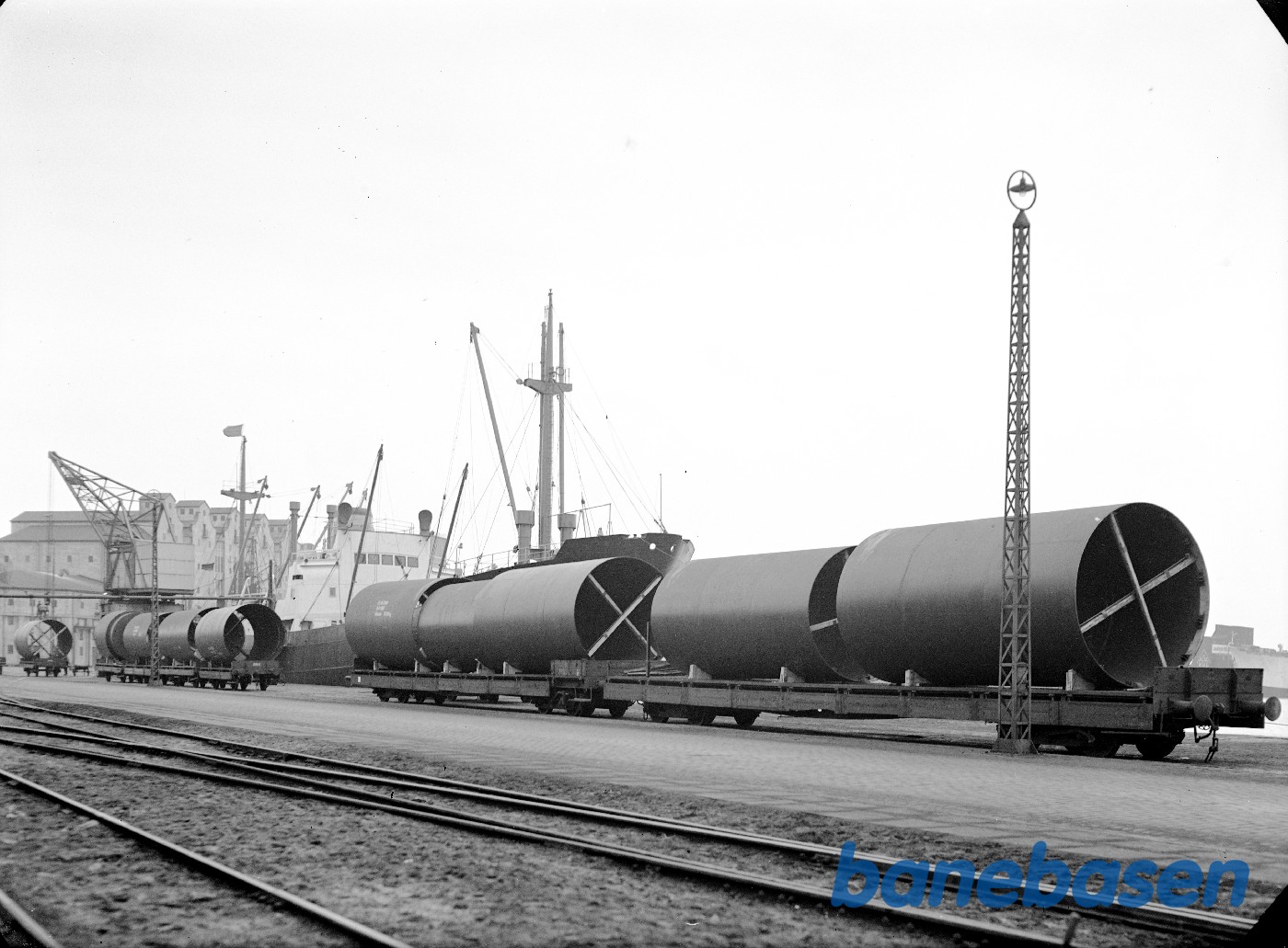 Indladning af ovnbælter til spanien for F. L. Smith Indladning af ovnbælter til spanien for F. L. Smith