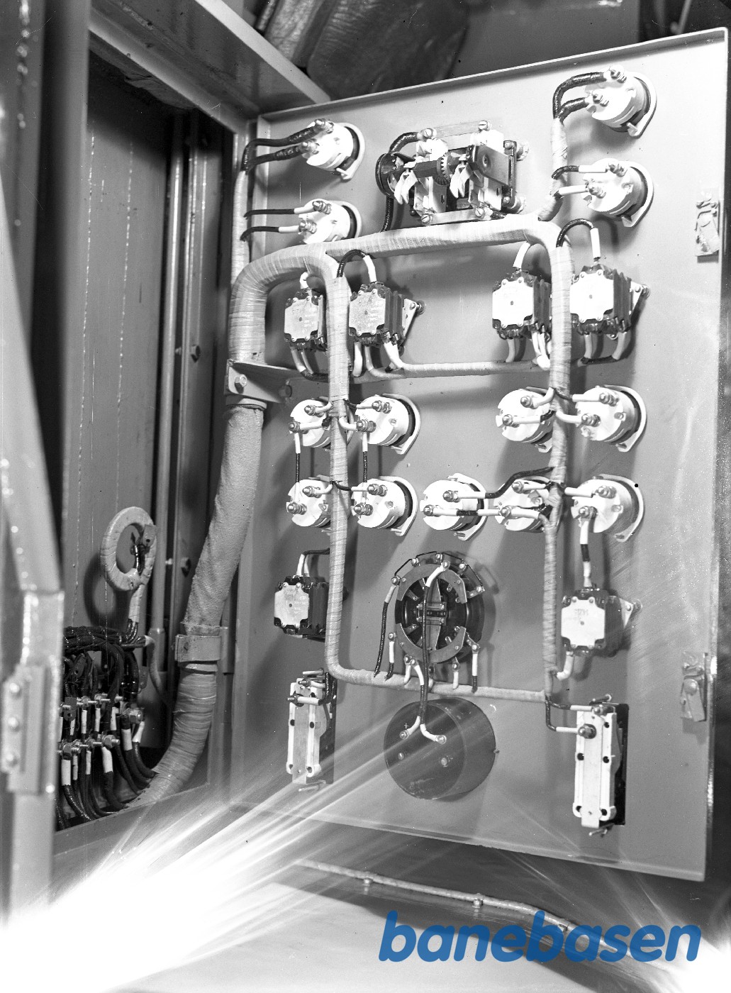 750 HK diesellok for AHJ. Hovedtavlen. Bagsiden 750 HK diesellok for AHJ. Hovedtavlen. Bagsiden