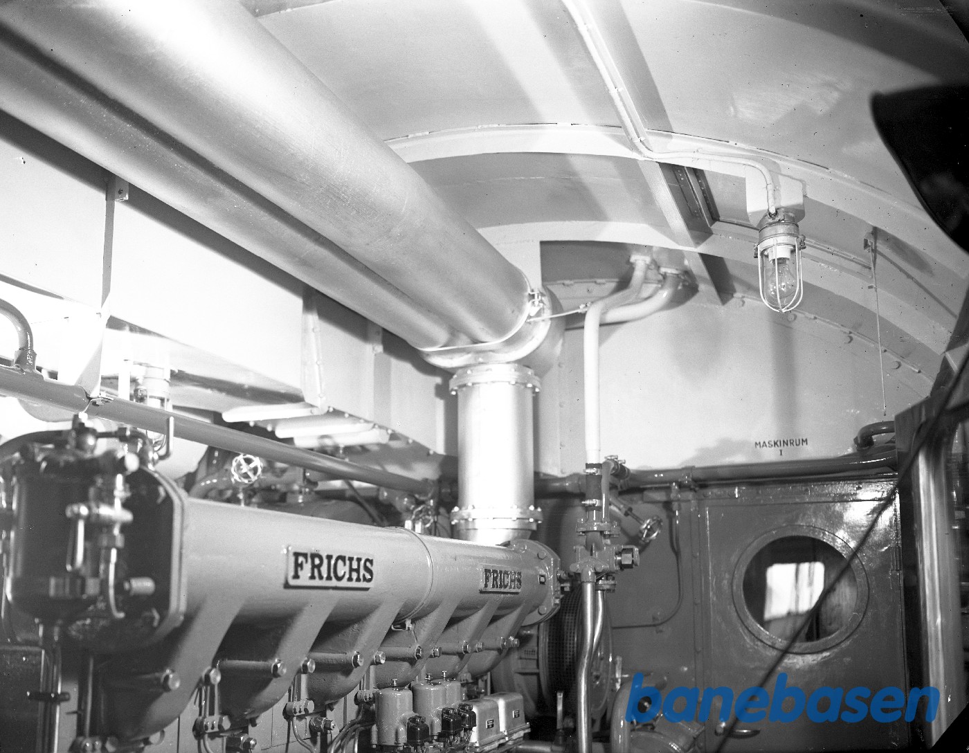 750 HK diesellok for AHJ. Motorrum 750 HK diesellok for AHJ. Motorrum