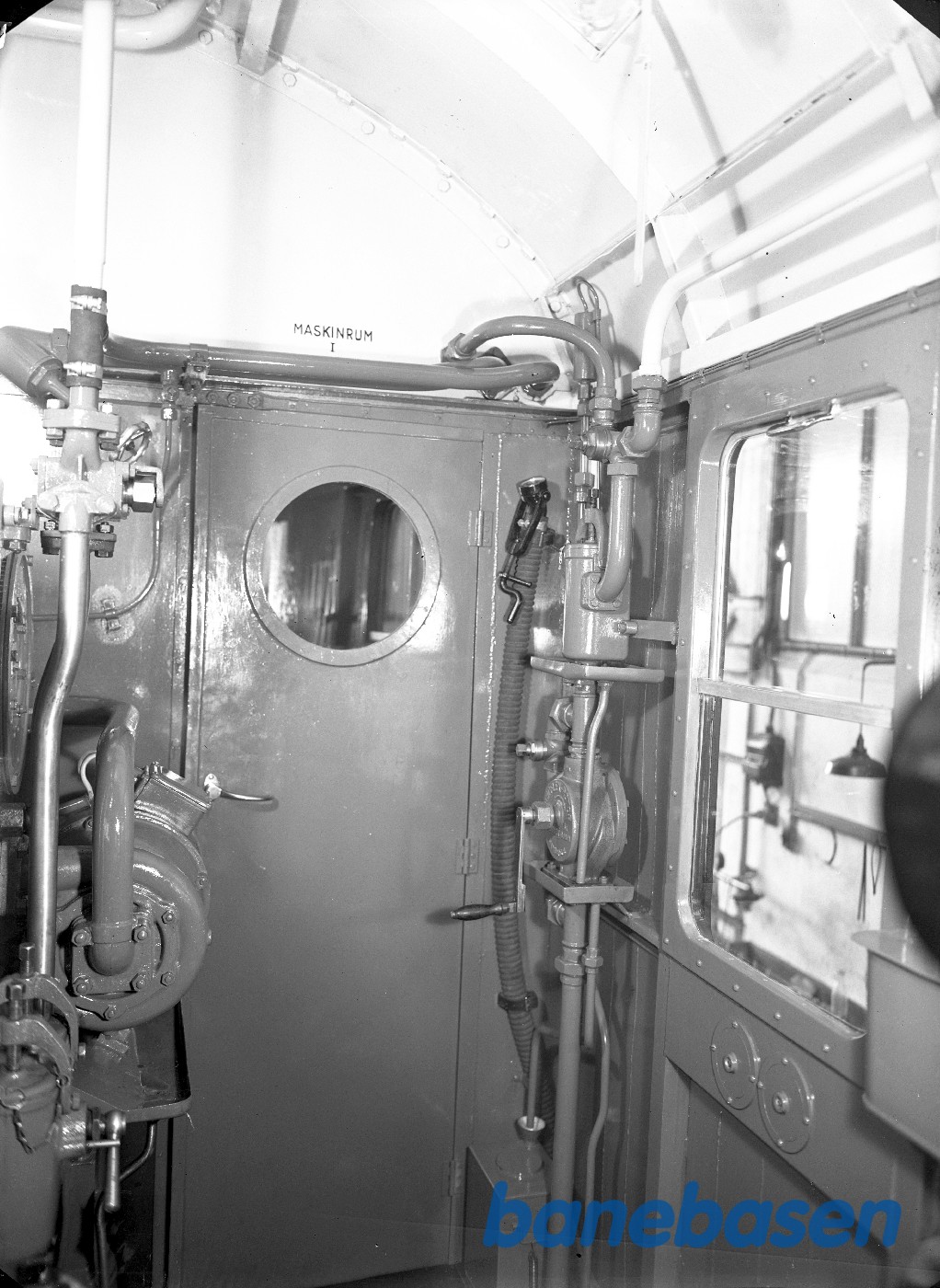 750 HK diesellok for AHJ. Motorrum.Pumper og rørtilslutninger 750 HK diesellok for AHJ. Motorrum.Pumper og rørtilslutninger