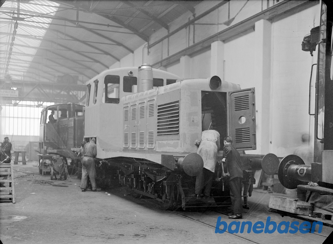 350 HK diesellok for HV. Motor på ramme 350 HK diesellok for HV. Motor på ramme