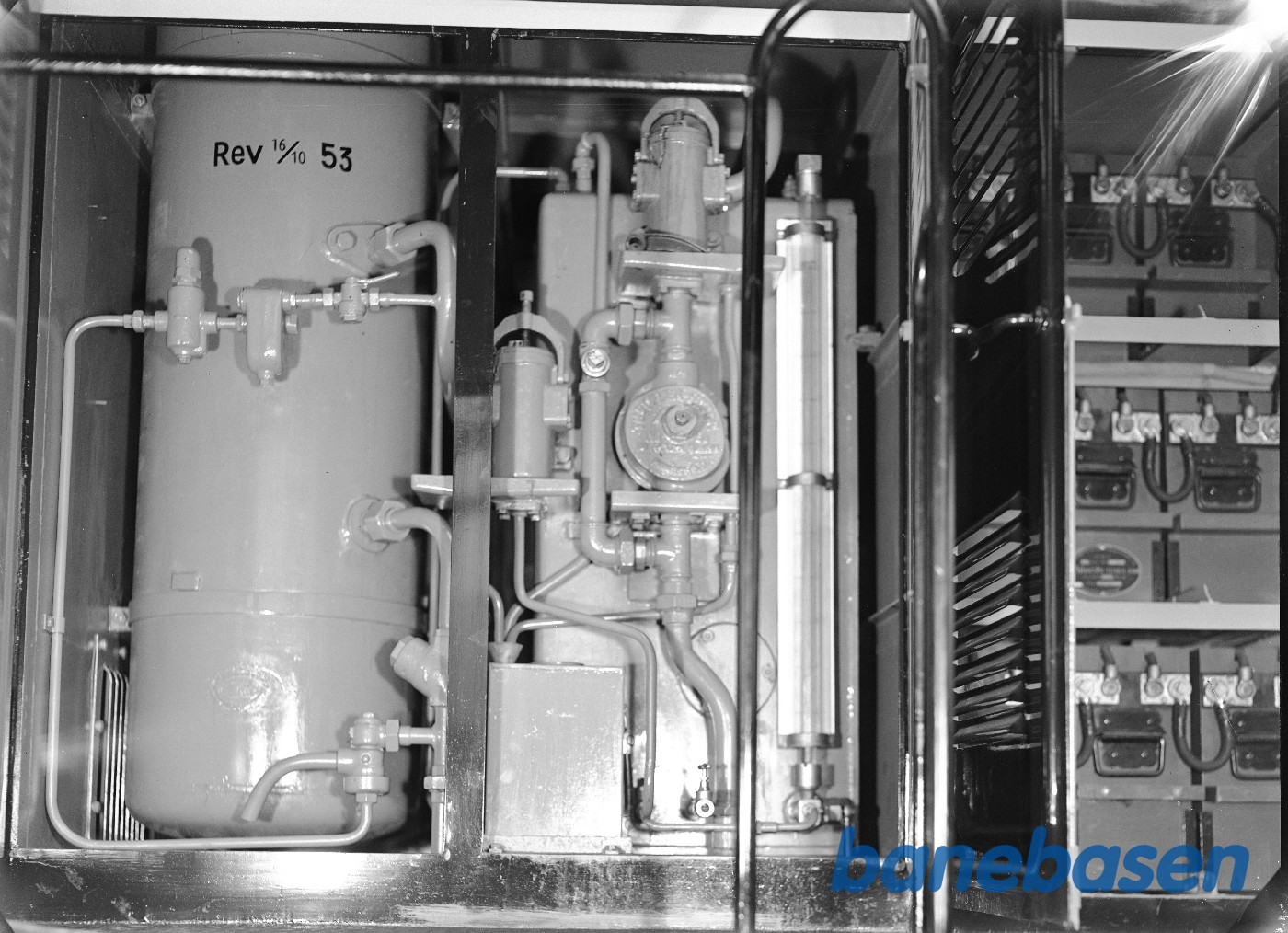 350 HK diesellok for HV. Brændstof og generatorrum 350 HK diesellok for HV. Brændstof og generatorrum