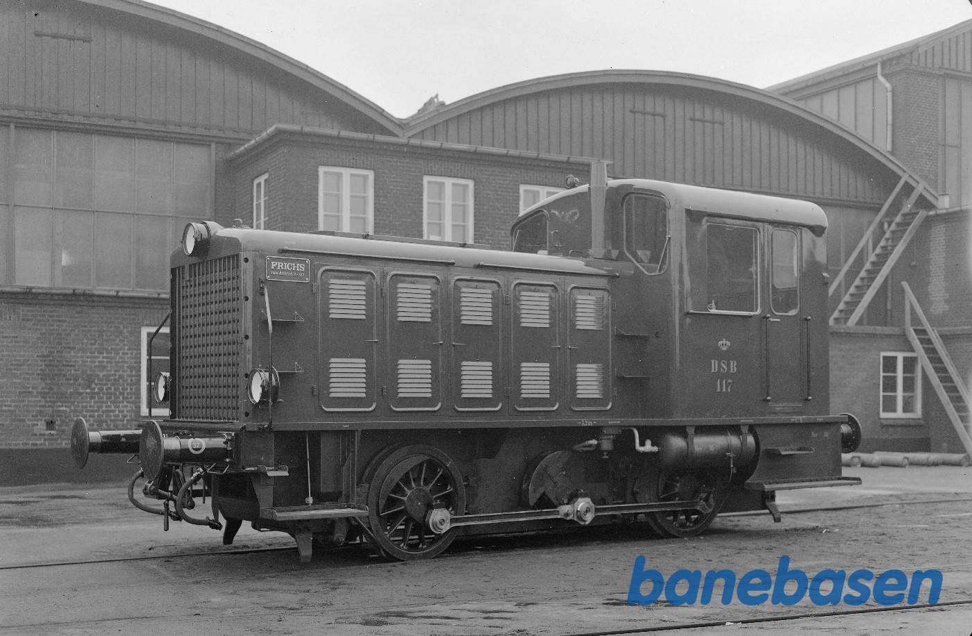 170 HK tractor i fabriksgård 170 HK tractor i fabriksgård