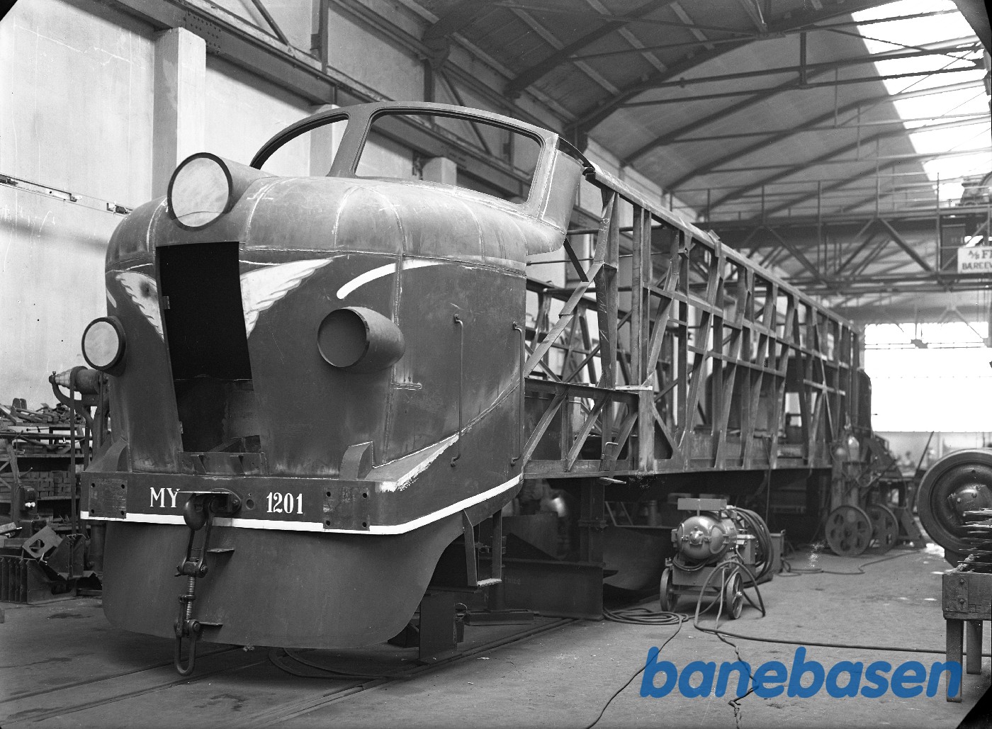 MY 1201 under montage i lokoværkstedet MY 1201 under montage i lokoværkstedet