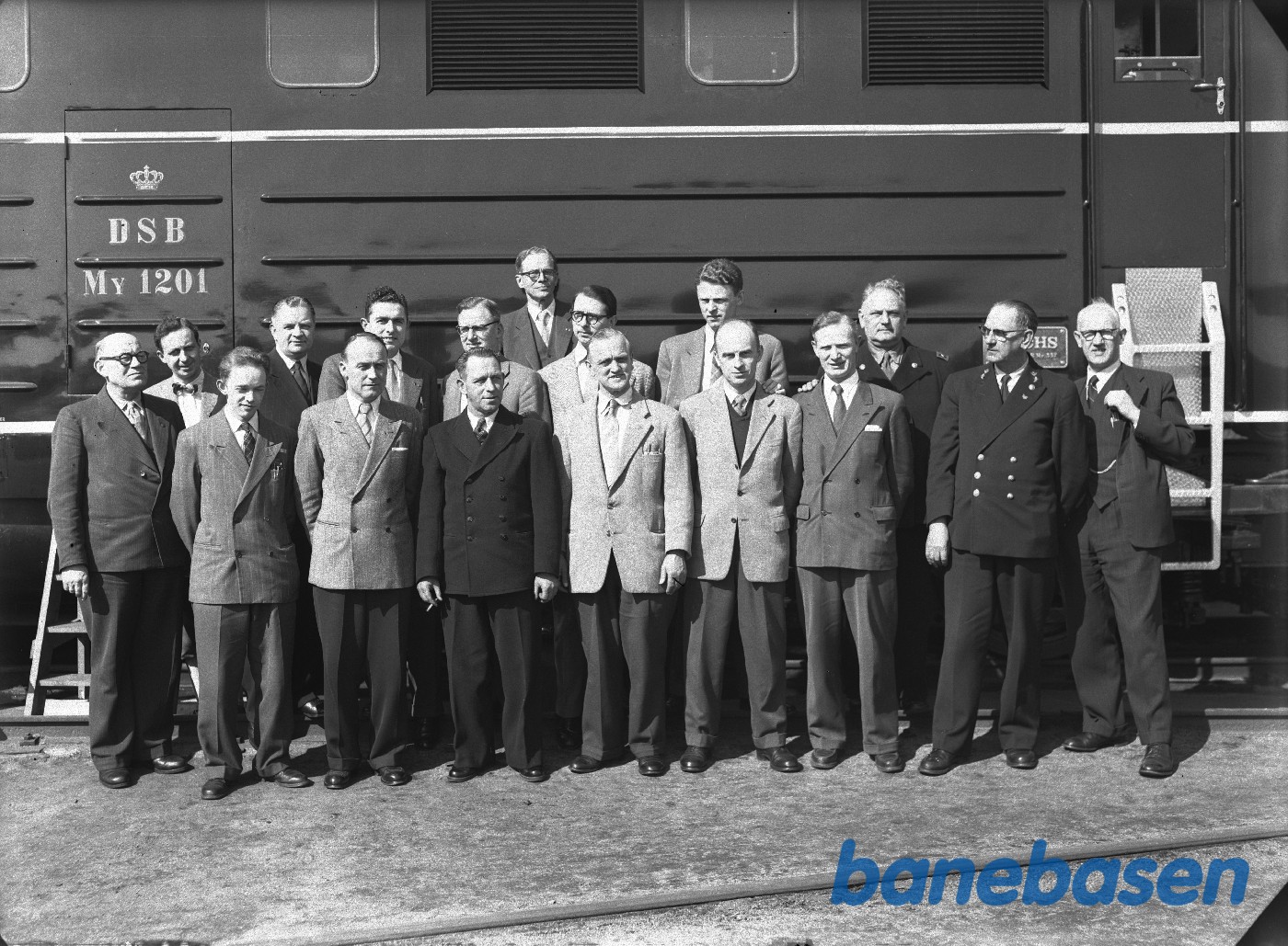 MY i fabriksgården. Ingeniører og værkmestre fra DSB til instruktion MY i fabriksgården. Ingeniører og værkmestre fra DSB til instruktion