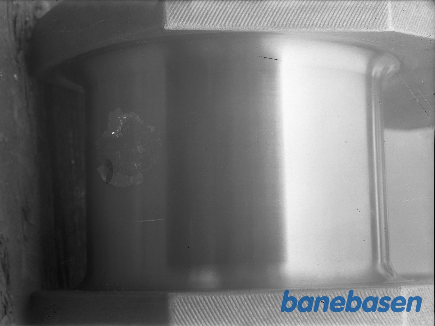 Maskinedel med slidmærker Maskinedel med slidmærker