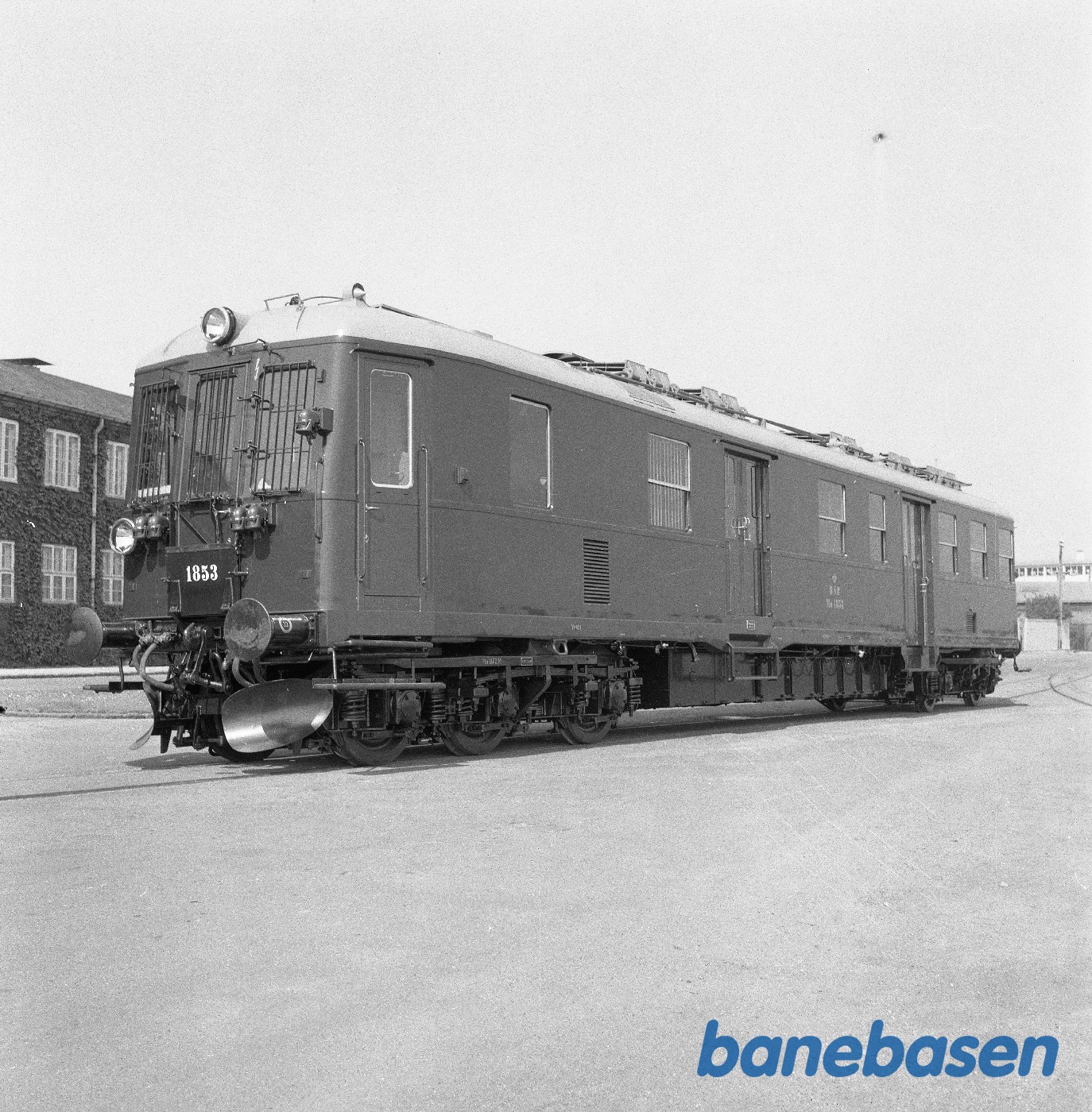 DSB MO 1853 klar til levering i fabriksgården DSB MO 1853 klar til levering i fabriksgården