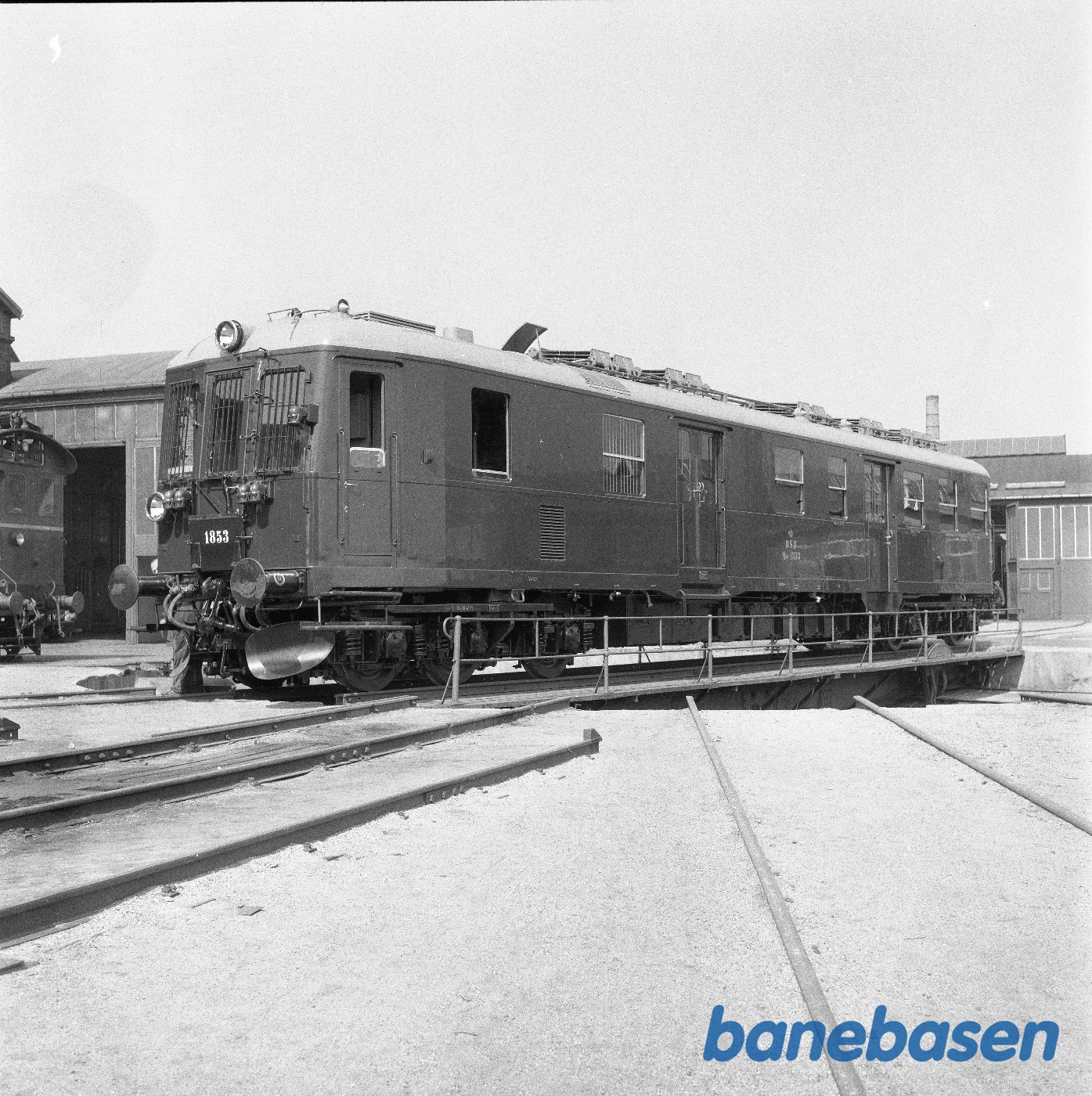 DSB MO 1853 klar til levering i fabriksgården DSB MO 1853 klar til levering i fabriksgården