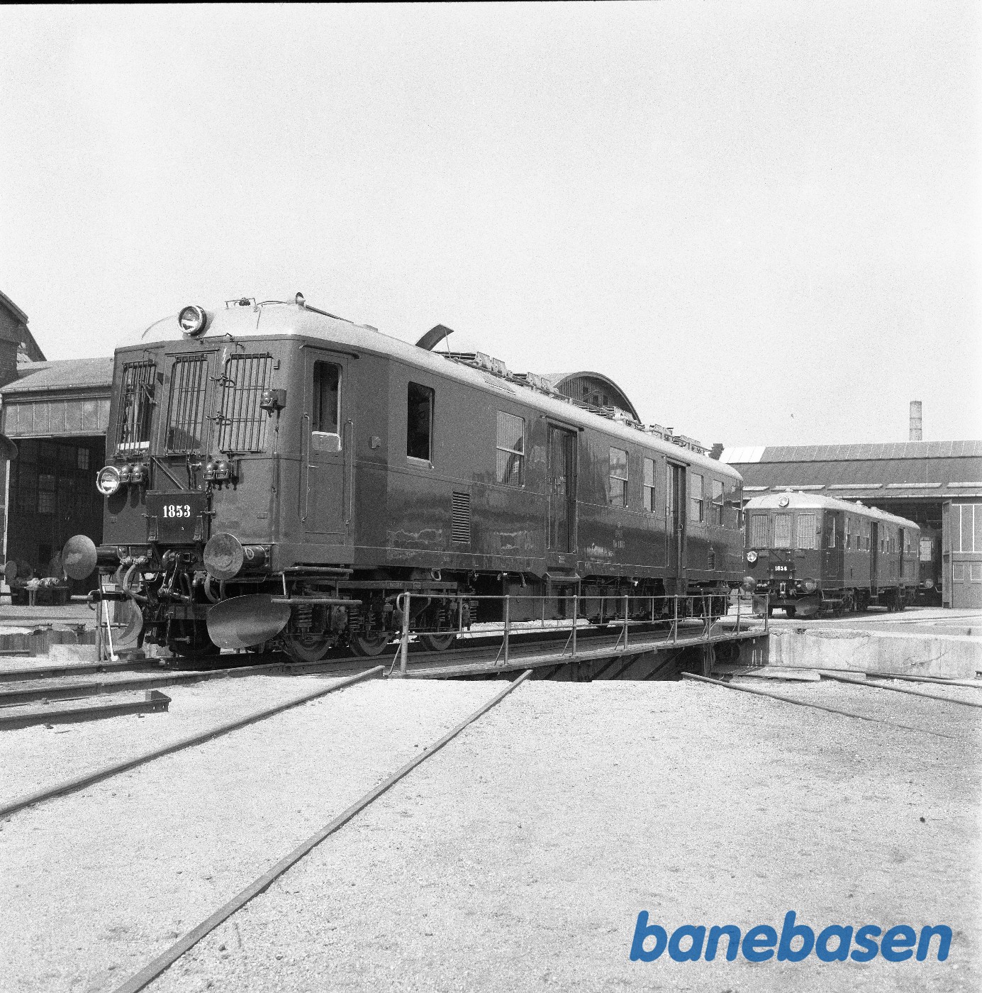 DSB MO 1853 klar til levering i fabriksgården DSB MO 1853 klar til levering i fabriksgården