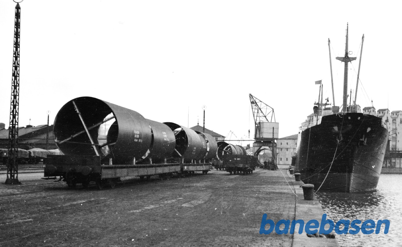 Indladning af ovnbælter til spanien for F. L. Smith Indladning af ovnbælter til spanien for F. L. Smith