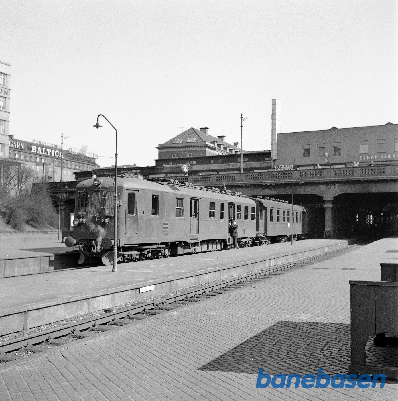 MO 1875 med vogne på Aarhus H (6x6) MO 1875 med vogne på Aarhus H (6x6)