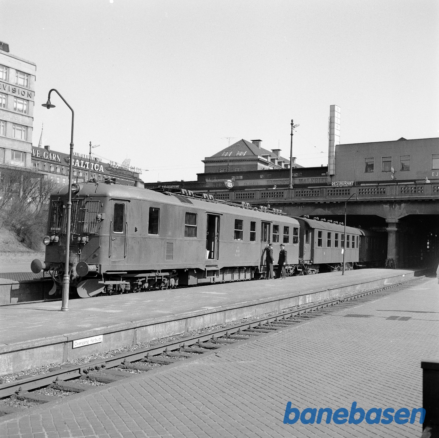 MO 1875 med vogne på Aarhus H (6x6) MO 1875 med vogne på Aarhus H (6x6)