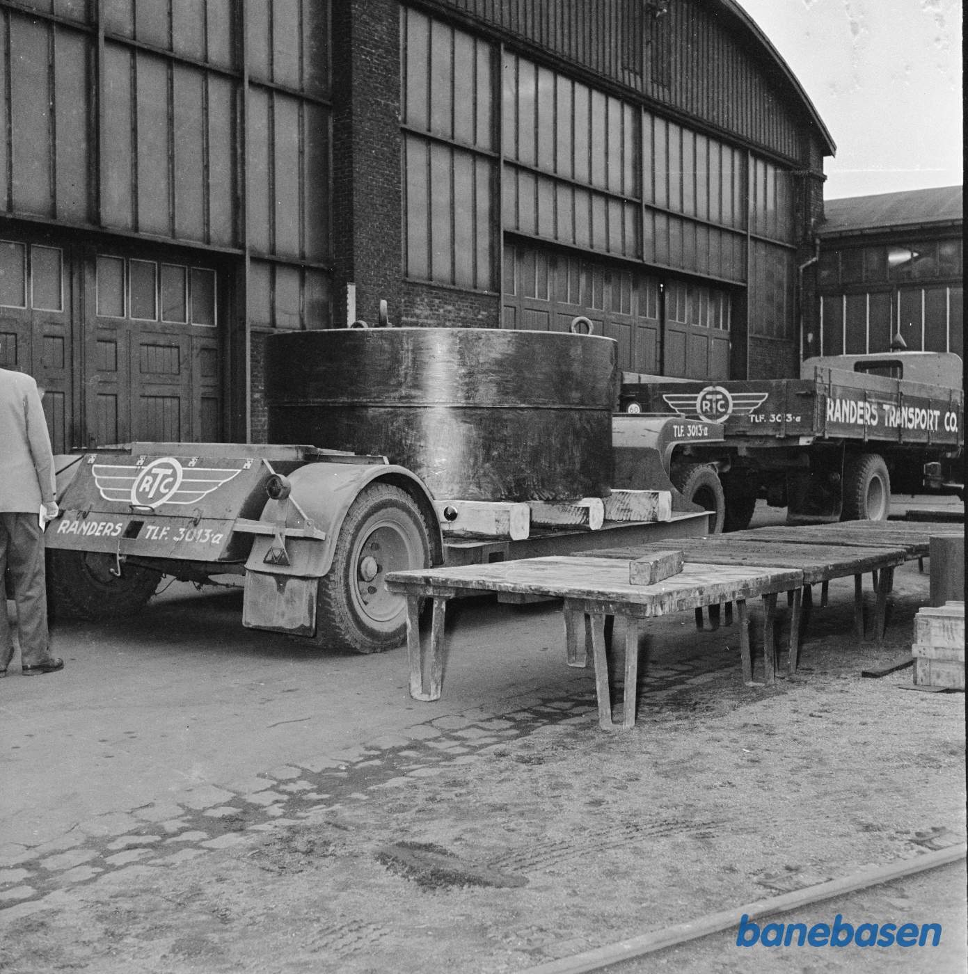 Transport af nogle ukendte dele på lastbil